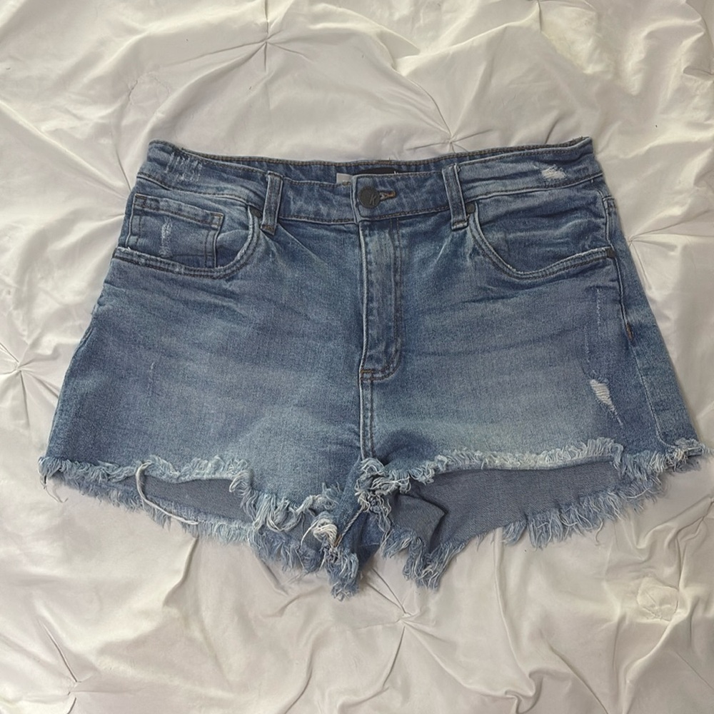 Kut from the Kloth distressed denim shorts size 10